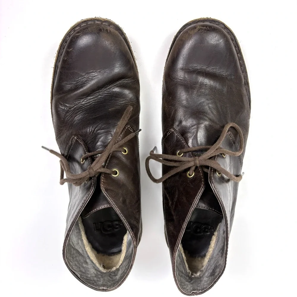 UGG Leighton Chukka Boots Mens Sz 12 Chocolate‎ Brown 3275 Sherpa Insoles